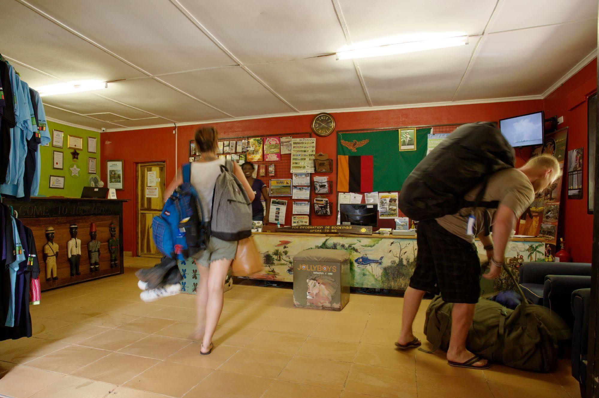 Хостел Jollyboys Backpackers Ливингстон Экстерьер фото