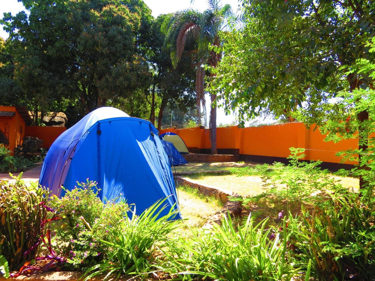 Хостел Jollyboys Backpackers Ливингстон Экстерьер фото