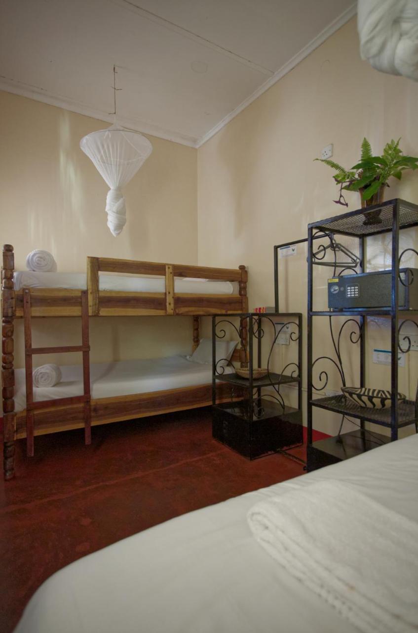 Хостел Jollyboys Backpackers Ливингстон Экстерьер фото