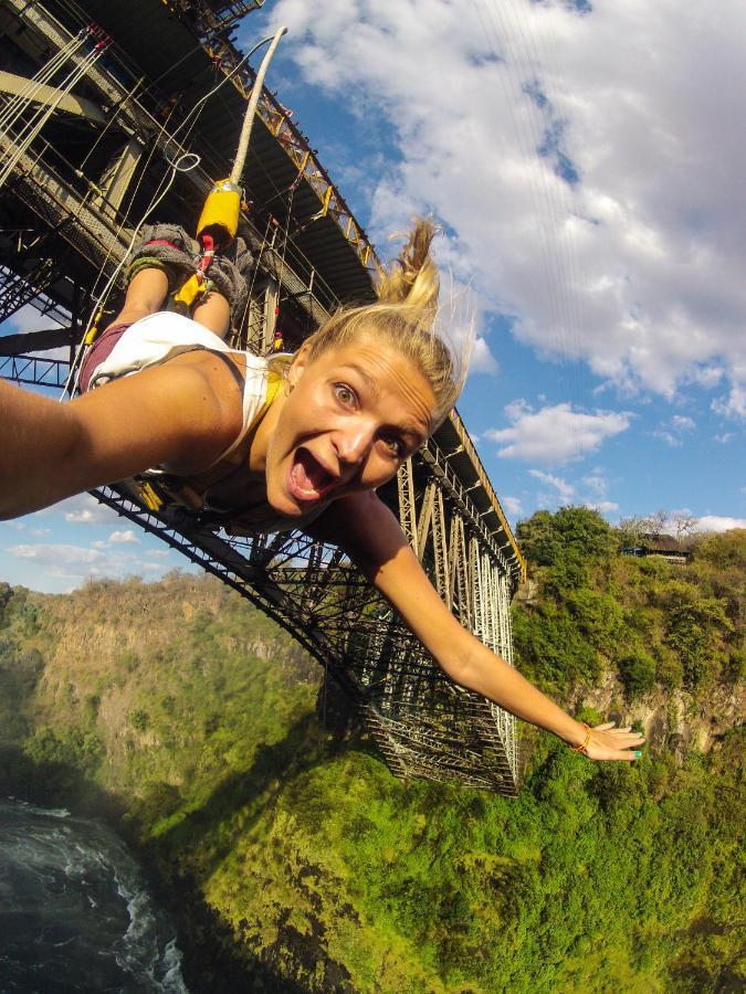 Хостел Jollyboys Backpackers Ливингстон Экстерьер фото